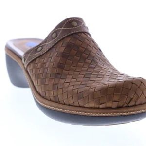Ecco Womens (size 7-7.5 38) Brown Leather Clogs Mules basket weave